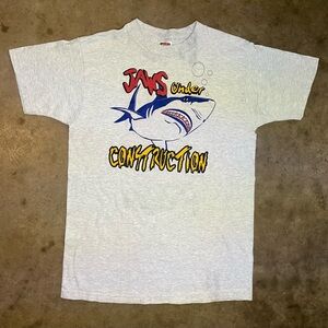 VTG Jaws Under Construction Shark Graphic Gray Fruit Of The Look Sz M Boxy Fit